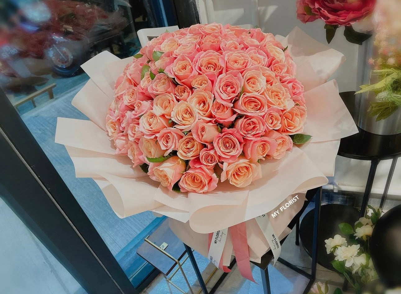 99枝橙粉豬小姐玫瑰鮮花花束