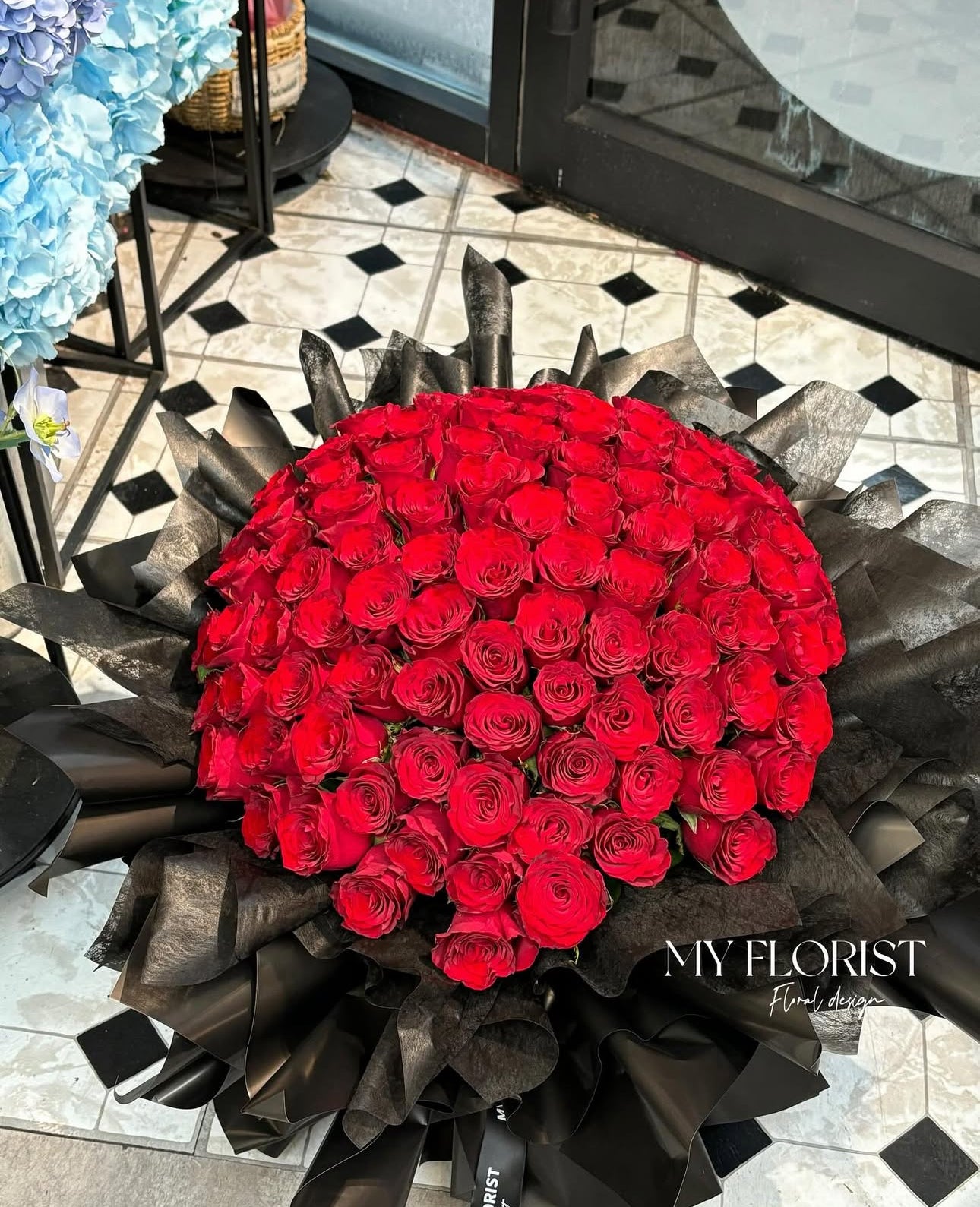 99枝紅色玫瑰鮮花花束