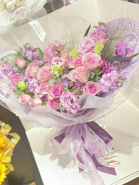 紫色鮮花花束